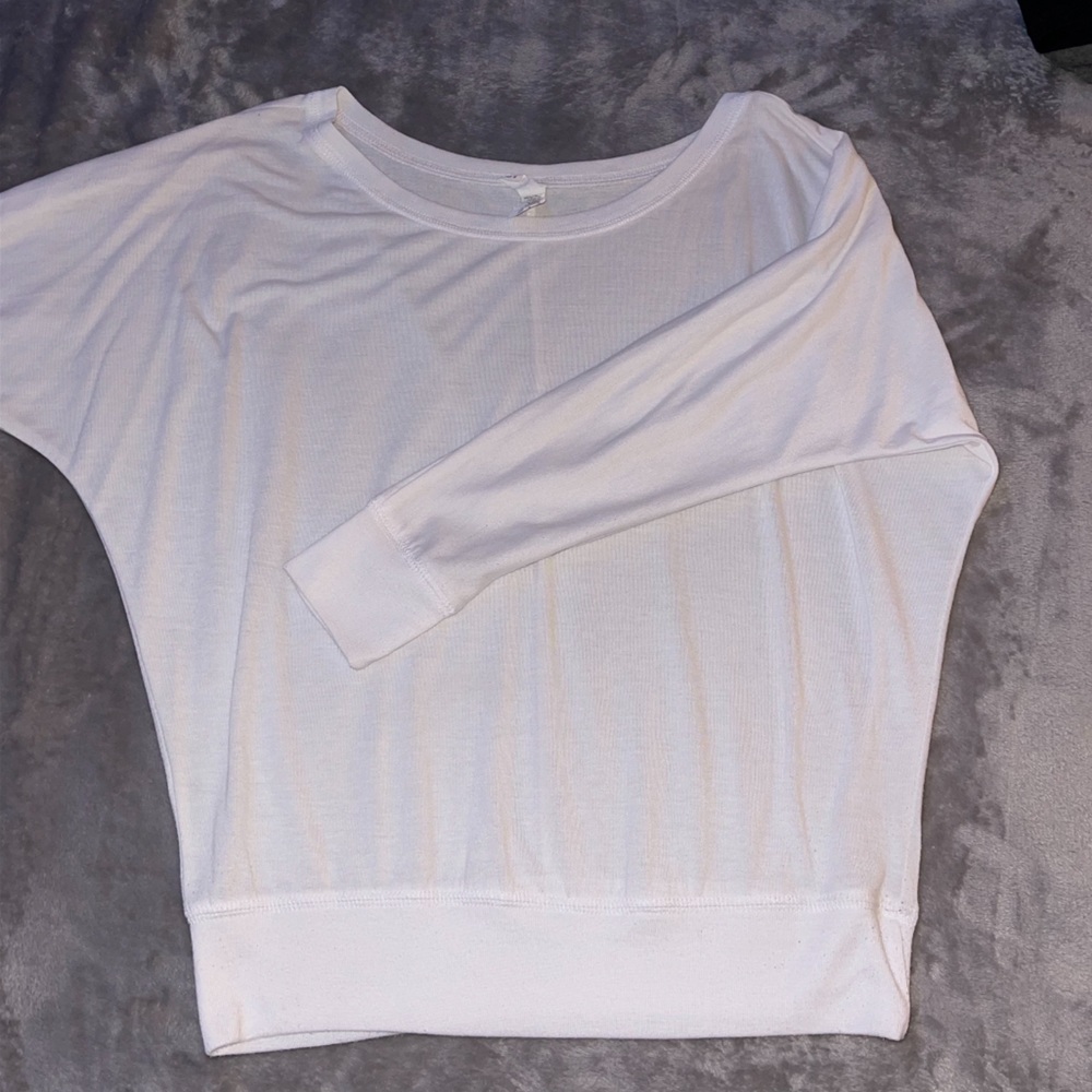 White Bella canvas off the shoulder tee/lightweight long sleeve